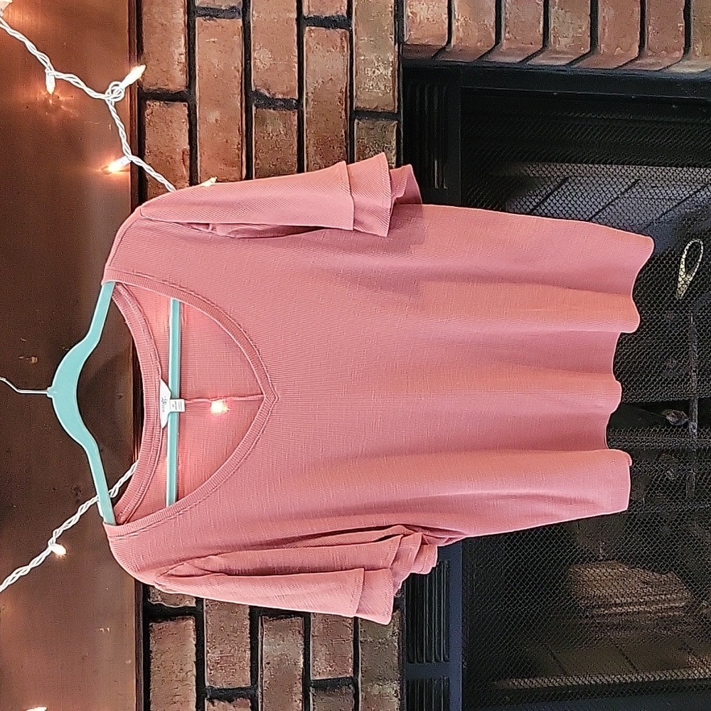 Women's Terra & Sky shirt. Color pink. Size 1X 16/18 .